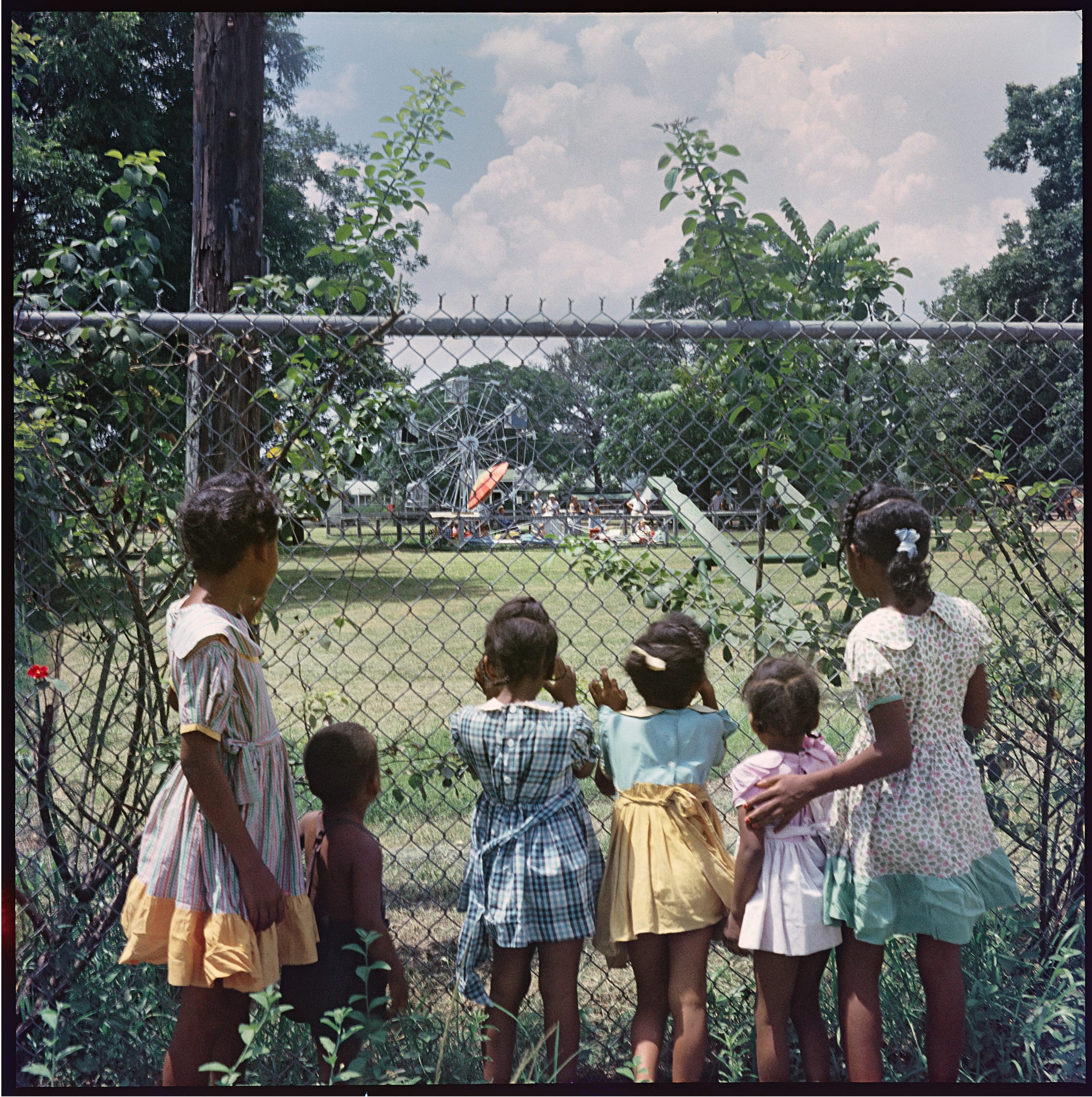  Gordon Parks (American, 1912–2006), Outside Looking In, Mobile, Alabama, 1956, courtesy of and copyright The Gordon Parks Foundation.