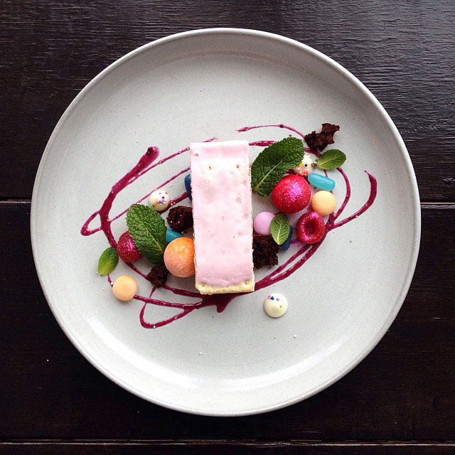 "RASPBERRY POPTART PARFAIT W/ VANILLA SNACKPACK + GRAPE CRUSH SCENTED GEL AND ENHANCED W/ MIKE N IKES, CRY BABIES AND FRUITY MENTOS" / © @chefjacqueslamerde / Instagram