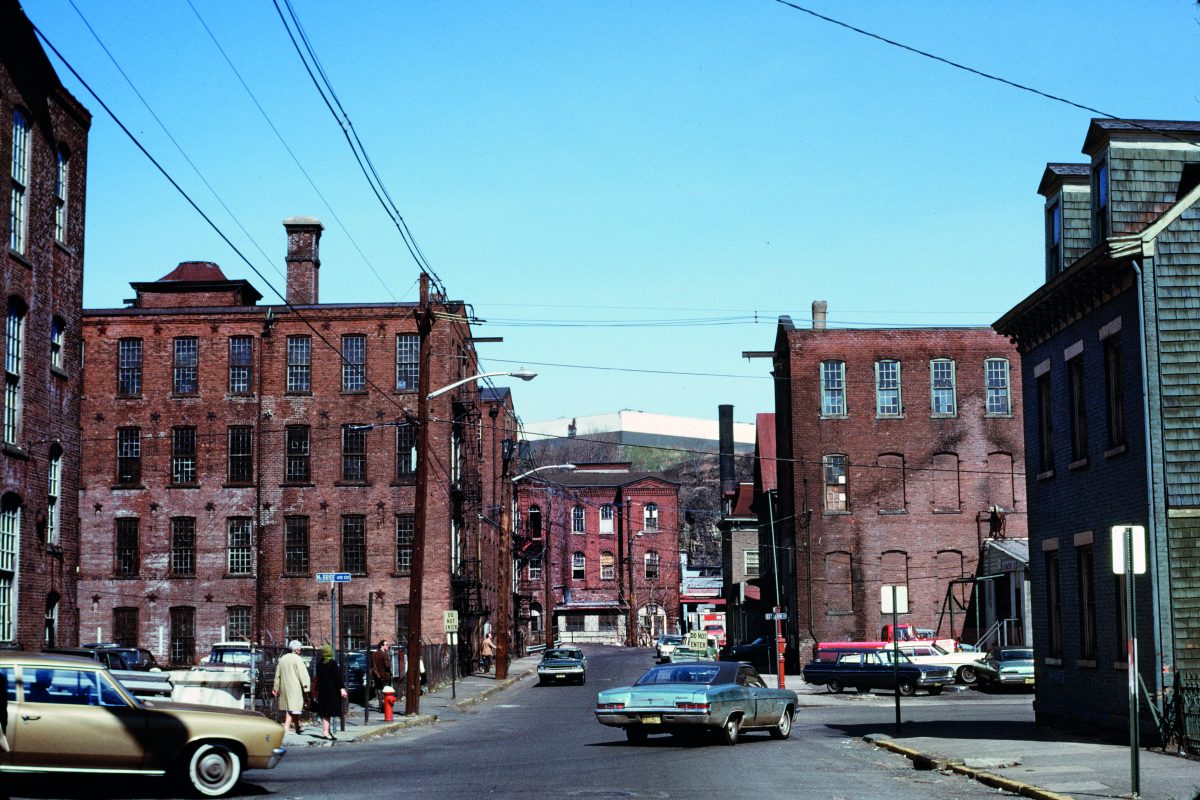 Zone industrielle, périmètre historique de Great Falls, Paterson, New Jersey, juin 1973. Photo Chester H. Liebs. © Chester H. Liebs.