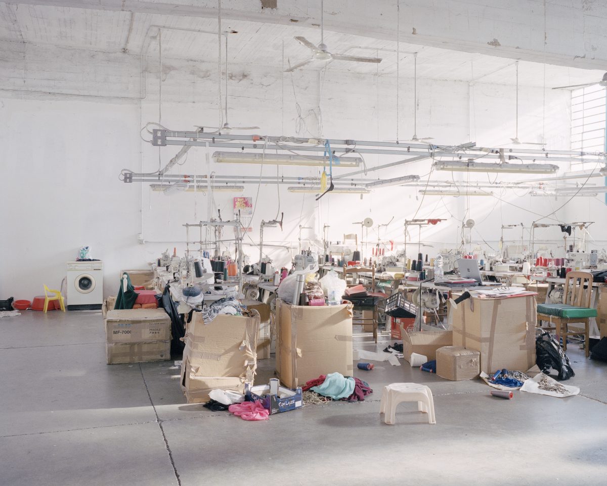 Un atelier textile chinois saisi par la police italienne à Prato, près de Florence © Michele Borzoni/TerraProject