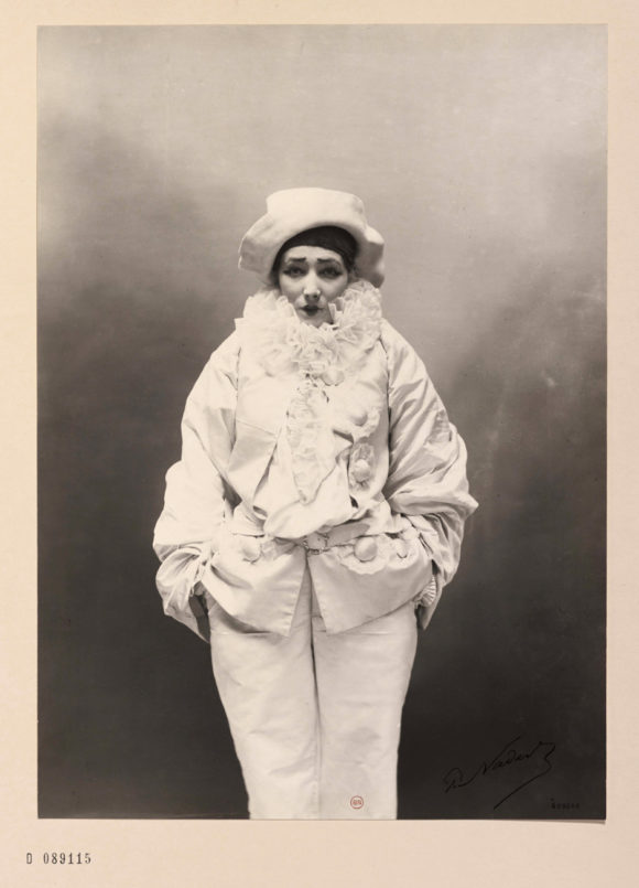 © Paul Nadar, Sarah Bernhardt dans Pierrot assassin, vers 1883 BnF, département des Estampes et de la photographie