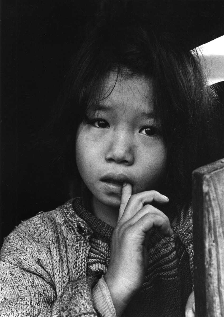 Sœurs sans leur mère, photographie de la série Les enfants de Chikuhô, 1959 © Ken Domon Museum of Photography