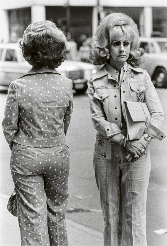 Women from Texas, Fifth Avenue, New York © Louis Stettner Estate