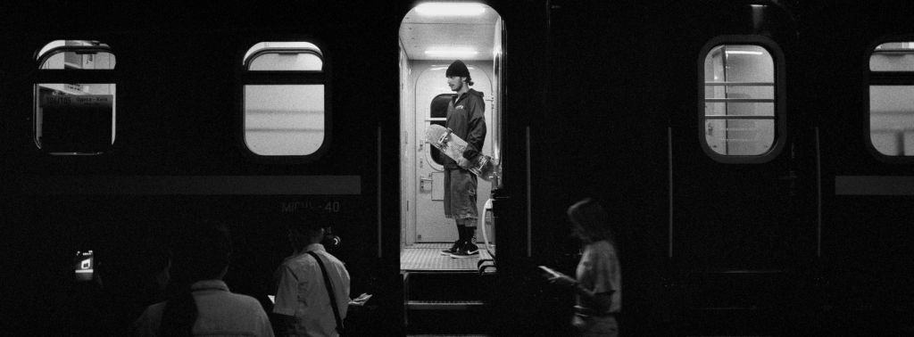 Un skateur dans le métro en Ukraine par Robin Tutenges