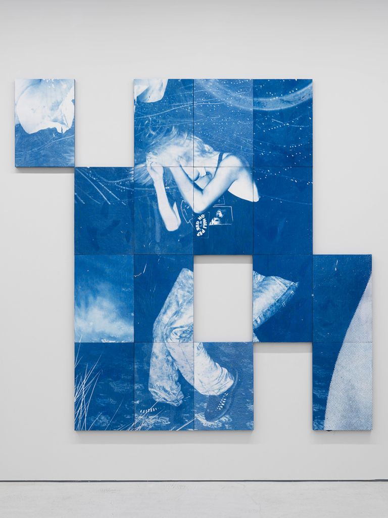 Une composition cyanotype de la série Walking, diving series de Hosokura Mayumi 