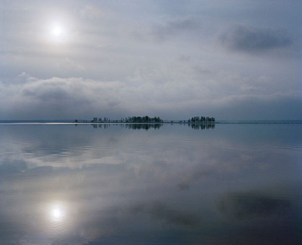 Photographie de Kati Leinonen montrant un paysage entouré d'eau en Finlande