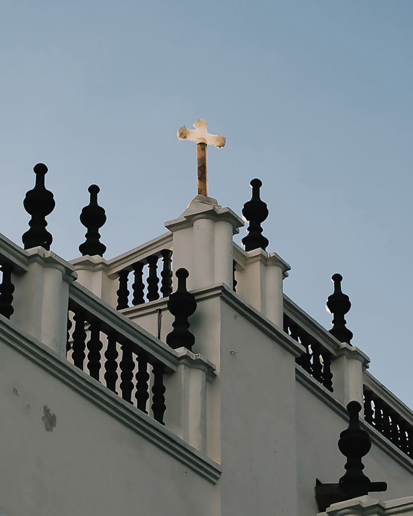 Photographie de Maximiliano Tineo montrant une croix