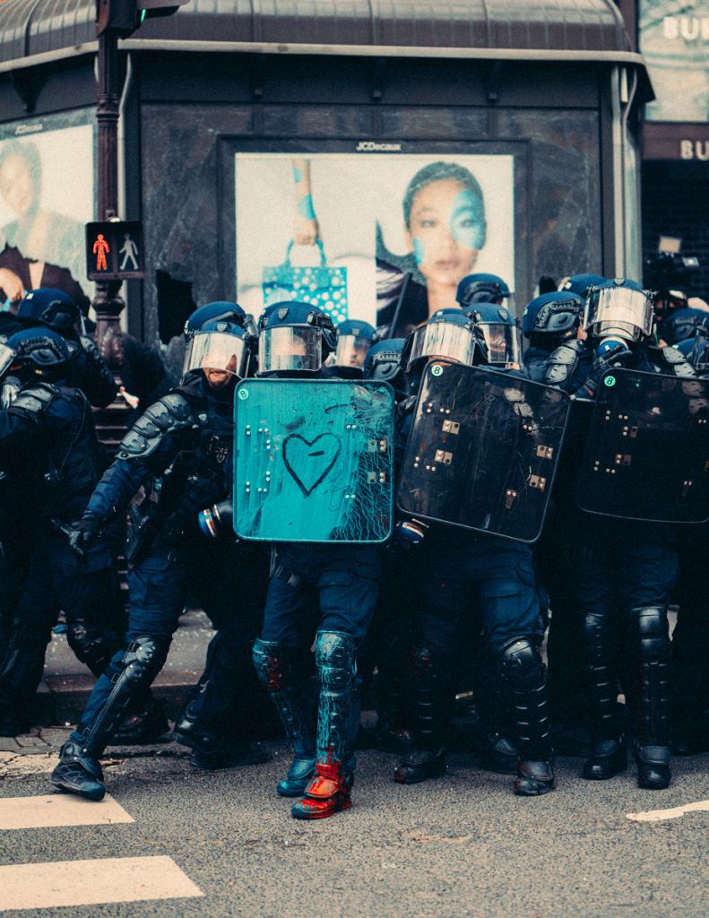 bouclier en manifestation