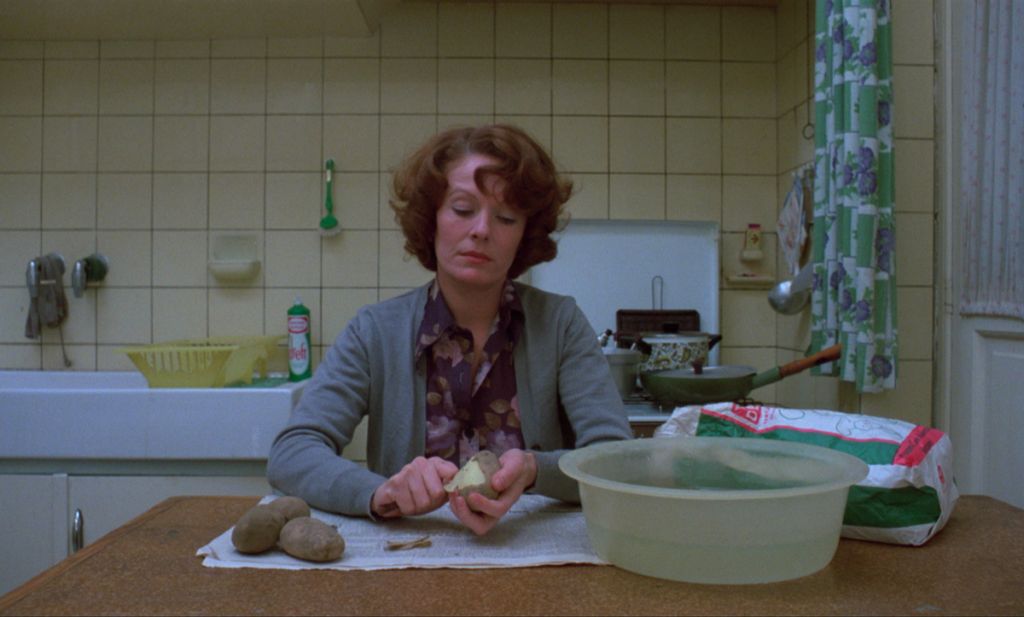 Extrait de Jeanne Dielman, 23, quai du Commerce, 1080 Bruxelles. de Chantal Akerman