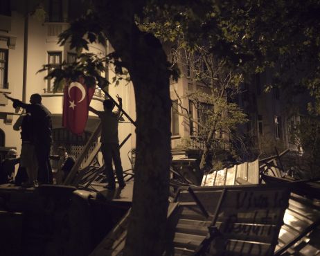 J. Rousselot couvre les manifestations à Istanbul