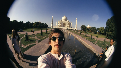 Fisheye et selfies : les vacances de Georges Harrison en Inde