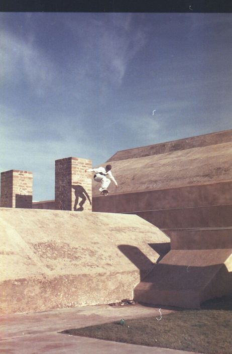 Une vision argentique, une philosophie de vie... Yassine Sellame photographie la culture du skate au Maroc